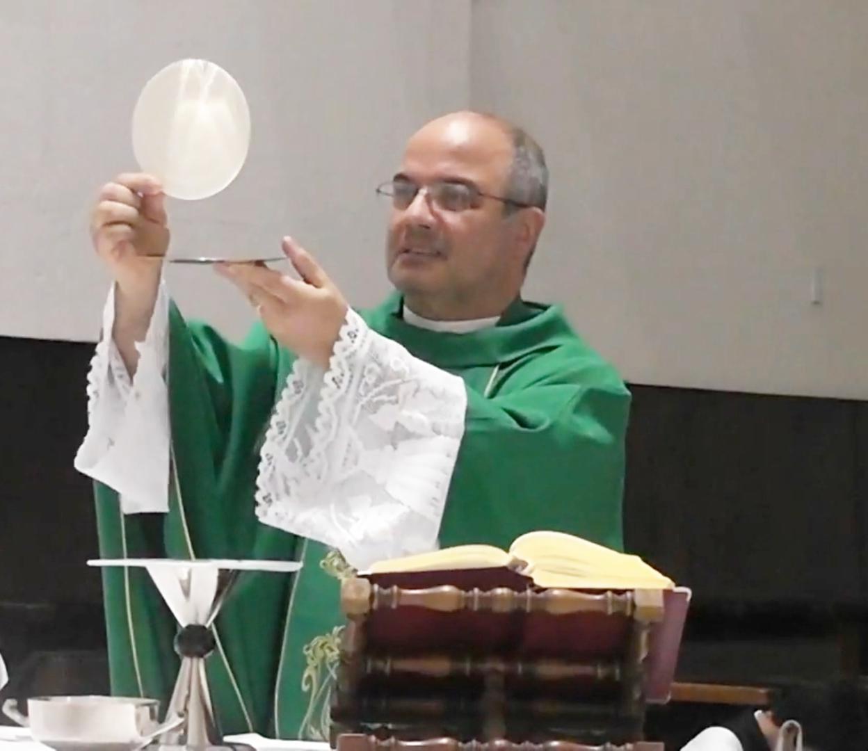 Padre Tiago, diretor espiritual